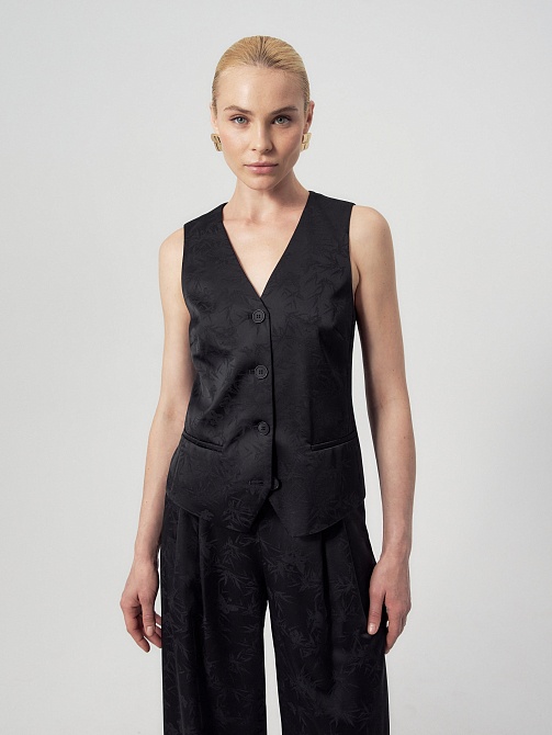Жилет из жаккарда