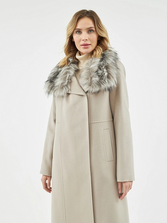 Пальто с меховым воротником - новая коллекция Модного дома Смолиной